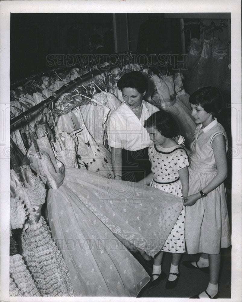 1957 Katie and JulieMarton-Historic Images