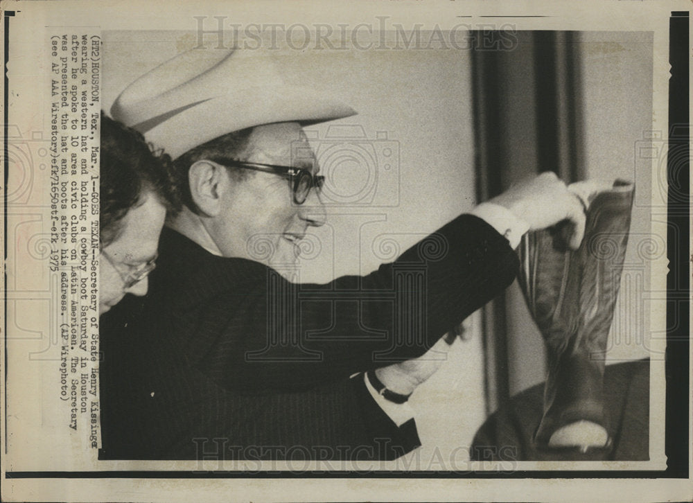 1975 State Henry Kissinger cowboy hat boot-Historic Images