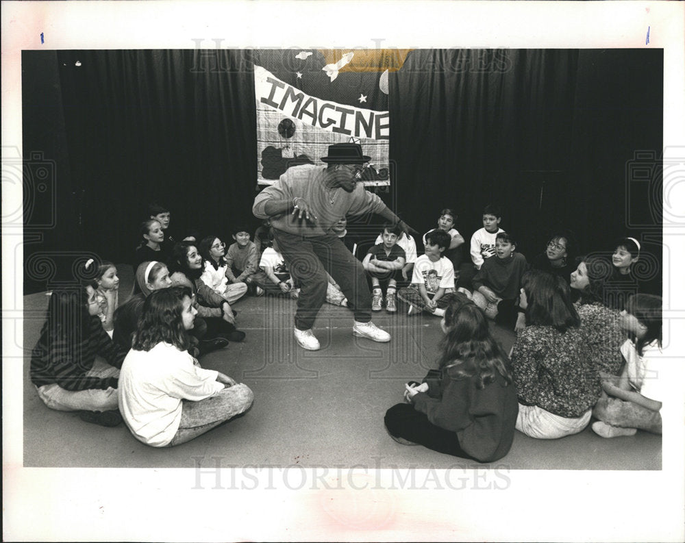 1991 Tim Rhoze teaches acting monologue-Historic Images