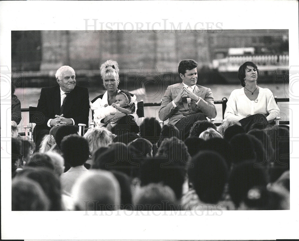 1989 Annie Bakes-Historic Images