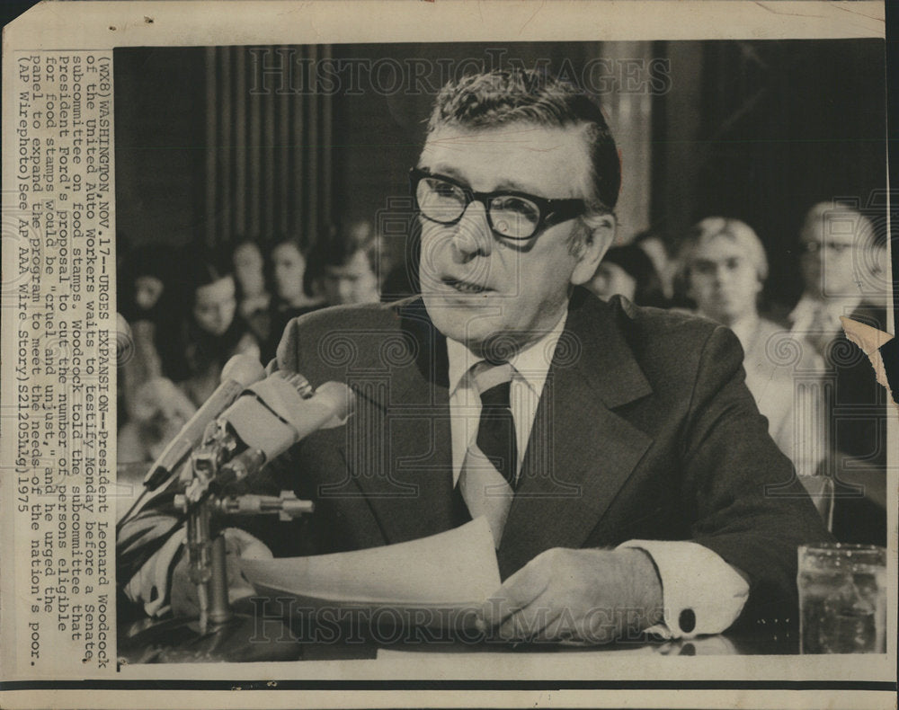 1975 UAW President Leonard Woodcock poverty-Historic Images