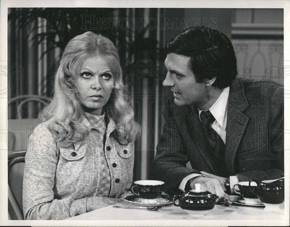 1974 Alan Alda Sally Struthers-Historic Images