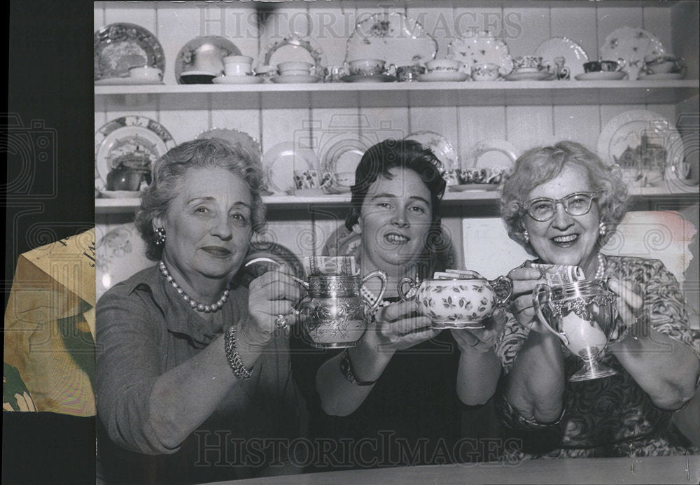 1962 Women with Sugar-Historic Images