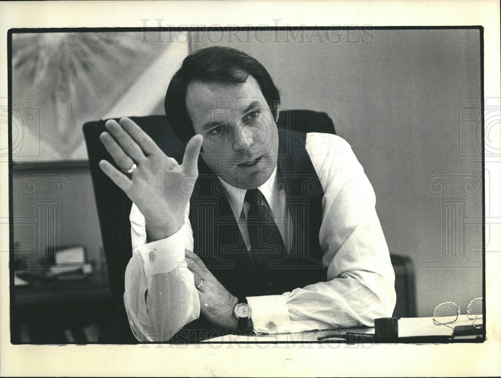 1981 Larry Saici at work-Historic Images