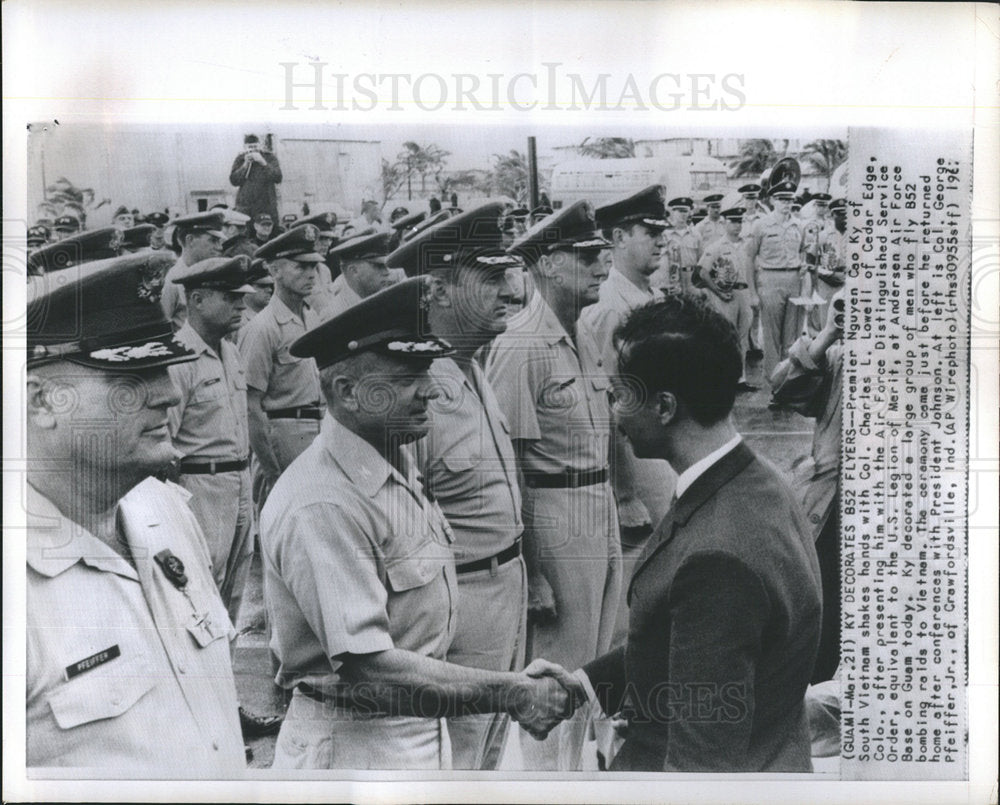 1967 Nguyen Cao Ky Charles Lowell Vietnam-Historic Images