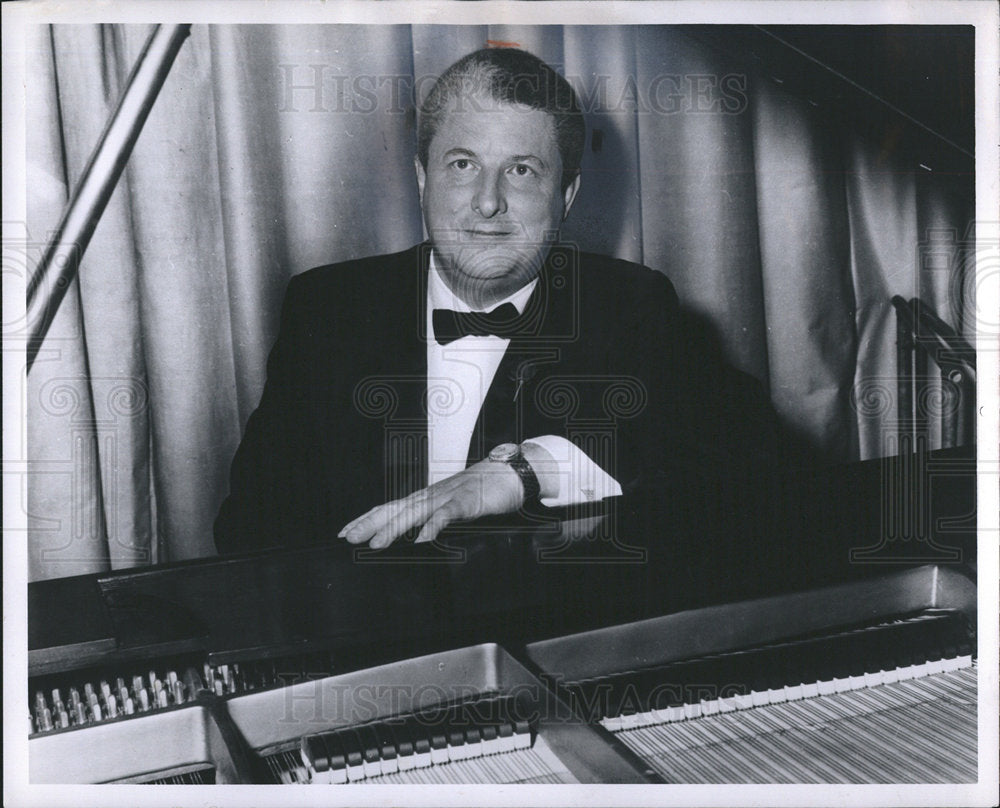 1963 Leonard Stanley Pianist Concert Piano-Historic Images