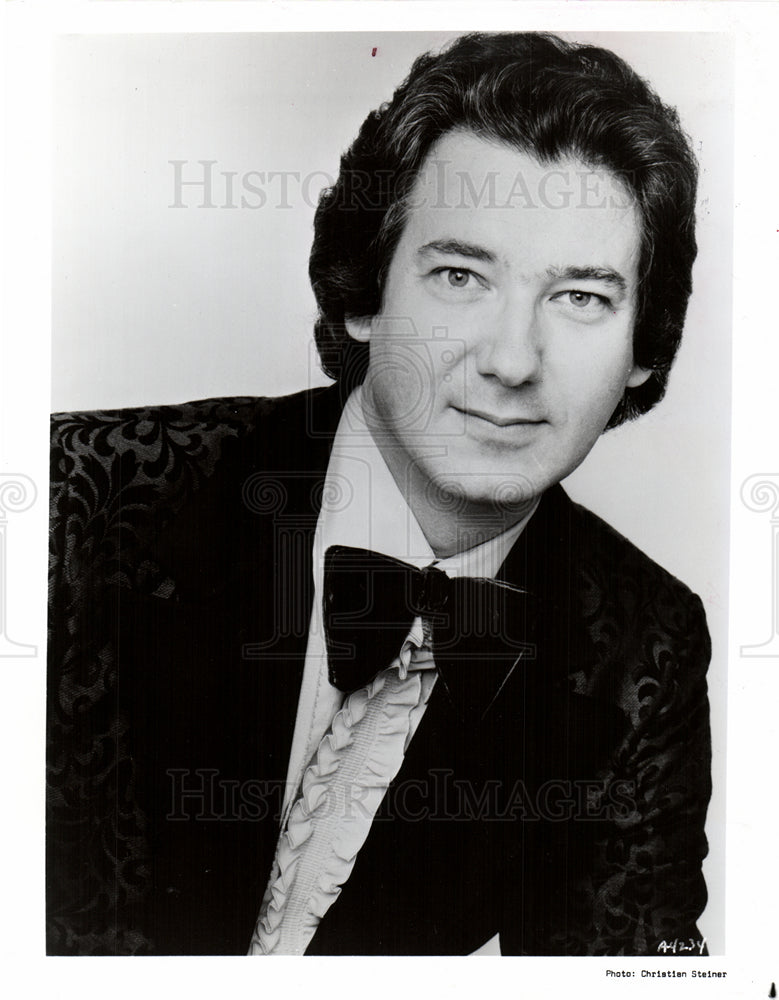 1979 John Darrenkamp opera singer baritone-Historic Images