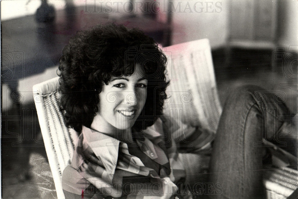 1988 Sara Davidson-Historic Images