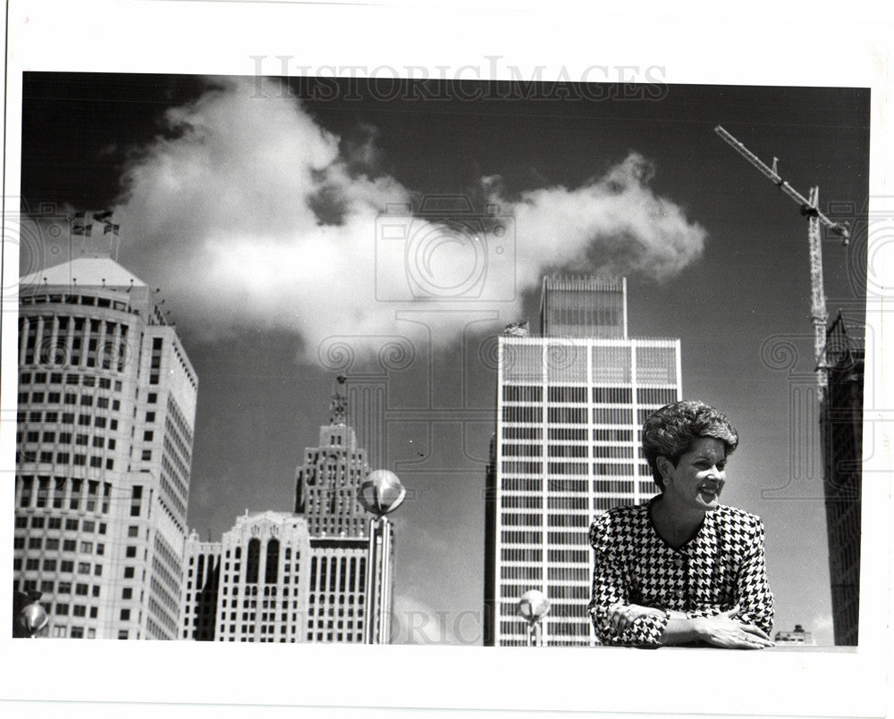 1991 Dodie David Detroit skyline Hart Plaza-Historic Images