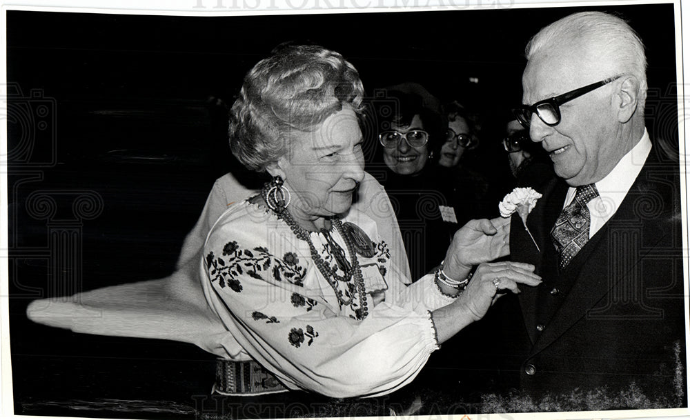 1979 Emily Zaporozhetz pins Frank Angelo-Historic Images