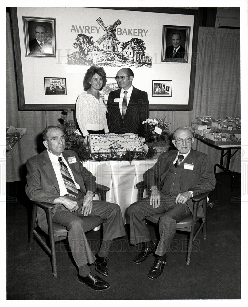 1961 Avery Bakery Family Photo-Historic Images