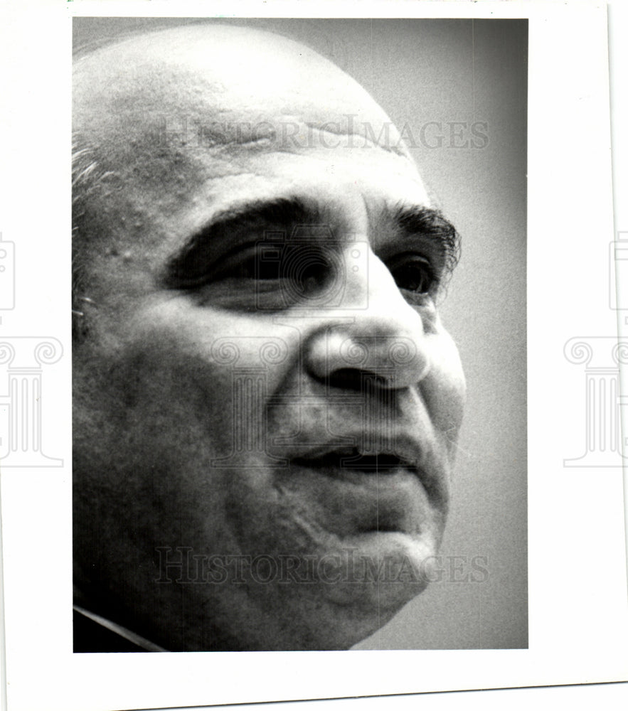 1985 Father Ralph DiOrio  healing hands-Historic Images