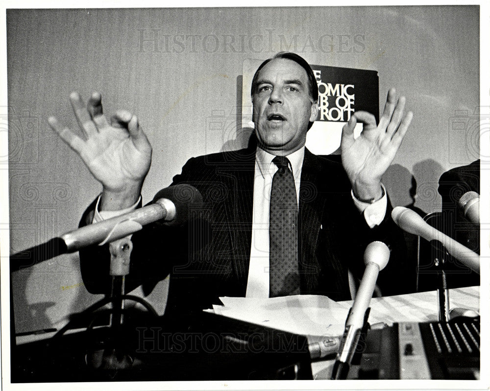 1985 John Young Hewlett-Packard chief-Historic Images