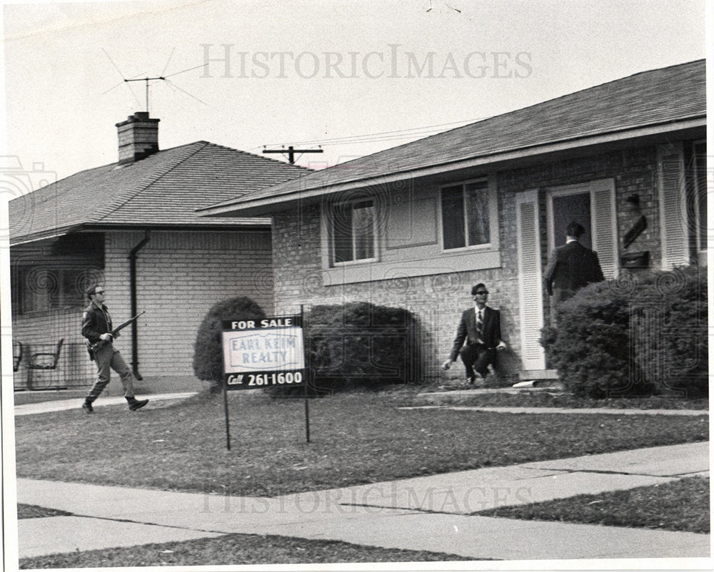 1970 Smuggling trap-Historic Images