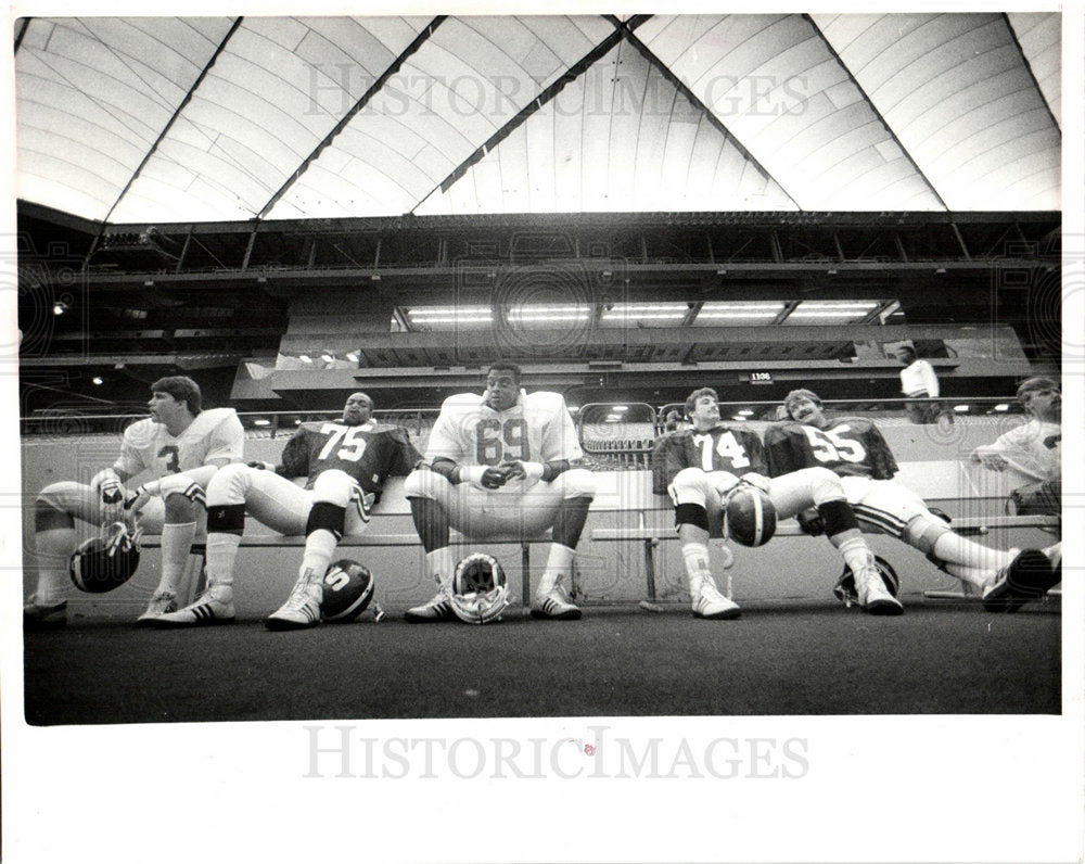 1984 The Spartans relax Cherry Bowl-Historic Images