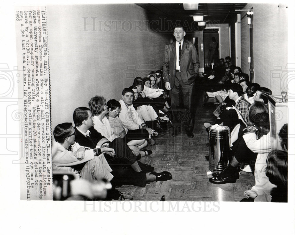 1965 sit-in demonstration Gordon Thomas MI-Historic Images