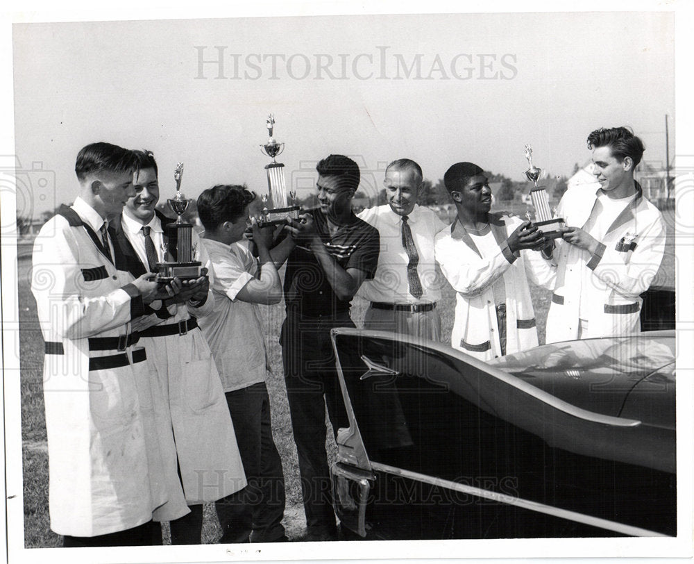 1960 Mechanics Car repair winners Chrysler-Historic Images