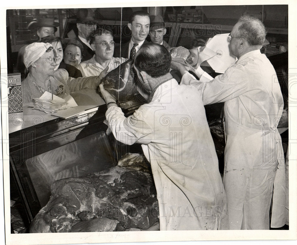 1945 HORSE MEAT-Historic Images