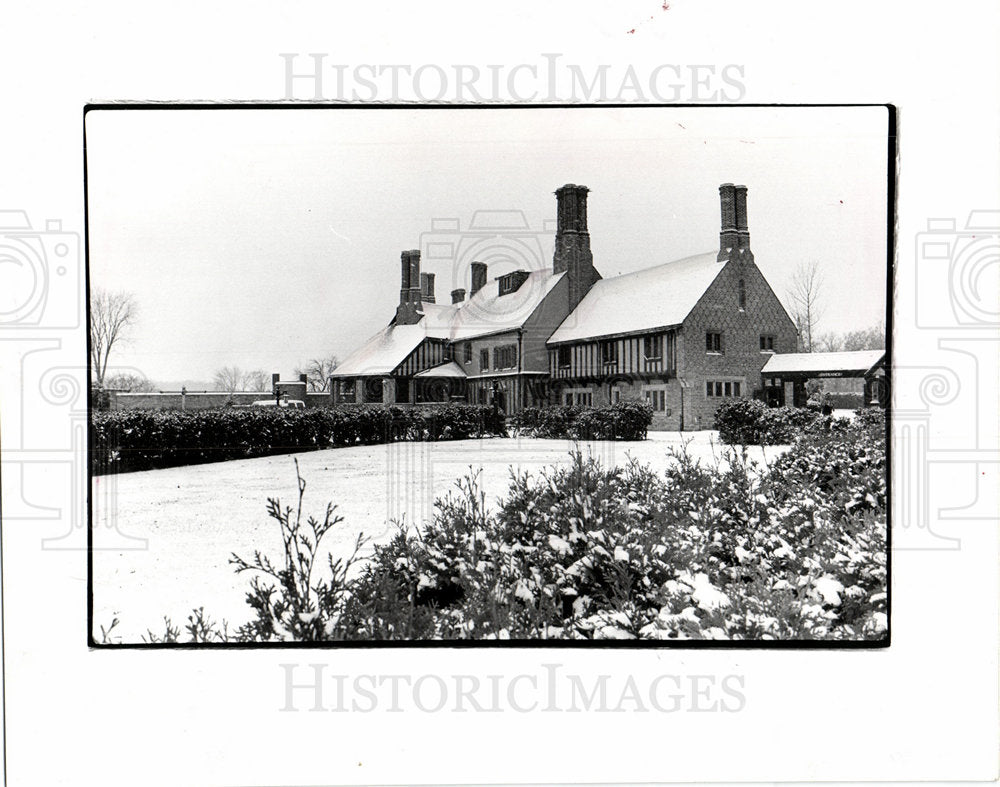 1978 Meadow Brook Hall snow Christmas-Historic Images