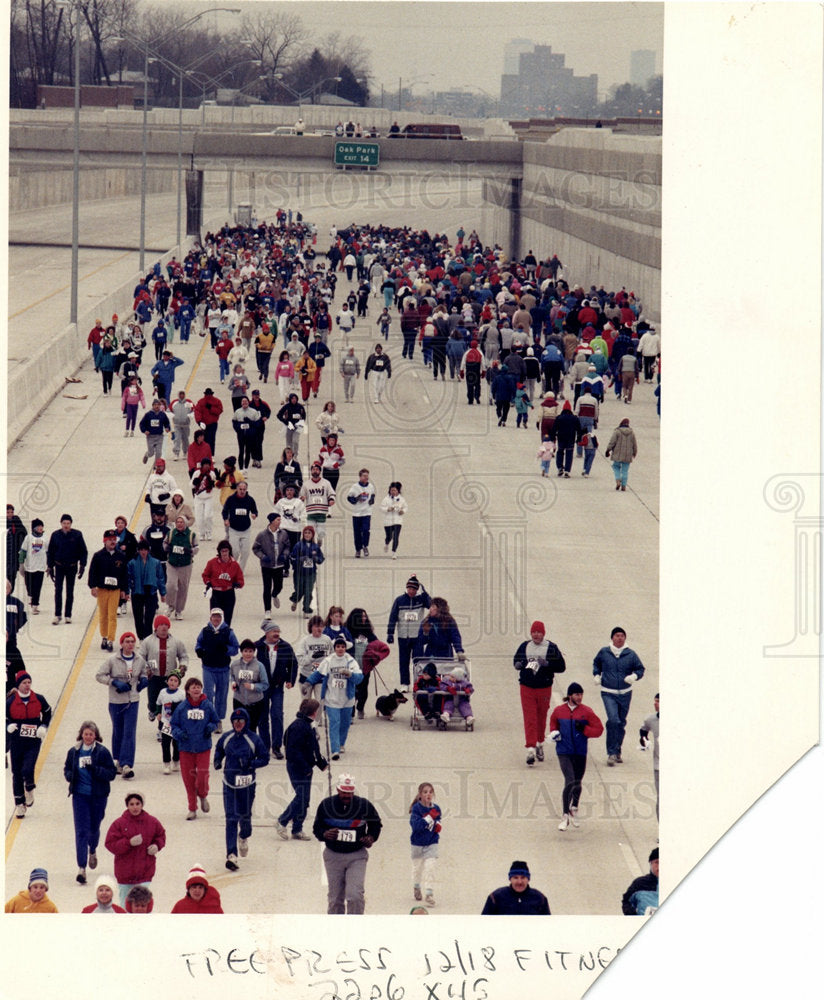 1989 Run the Reuther Walkers runners finish-Historic Images