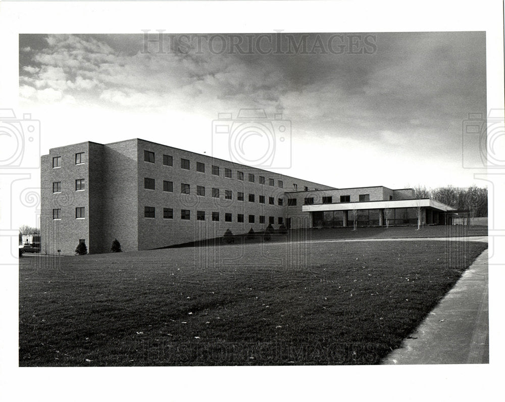 1986 Huron Valley Hospital-Historic Images