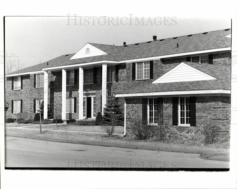 1982 Hunter's Ridge City Hall-Historic Images