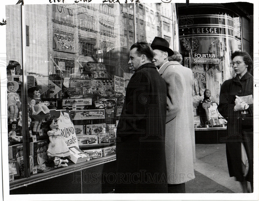 1956 Janos Andras liked stores paprikash-Historic Images