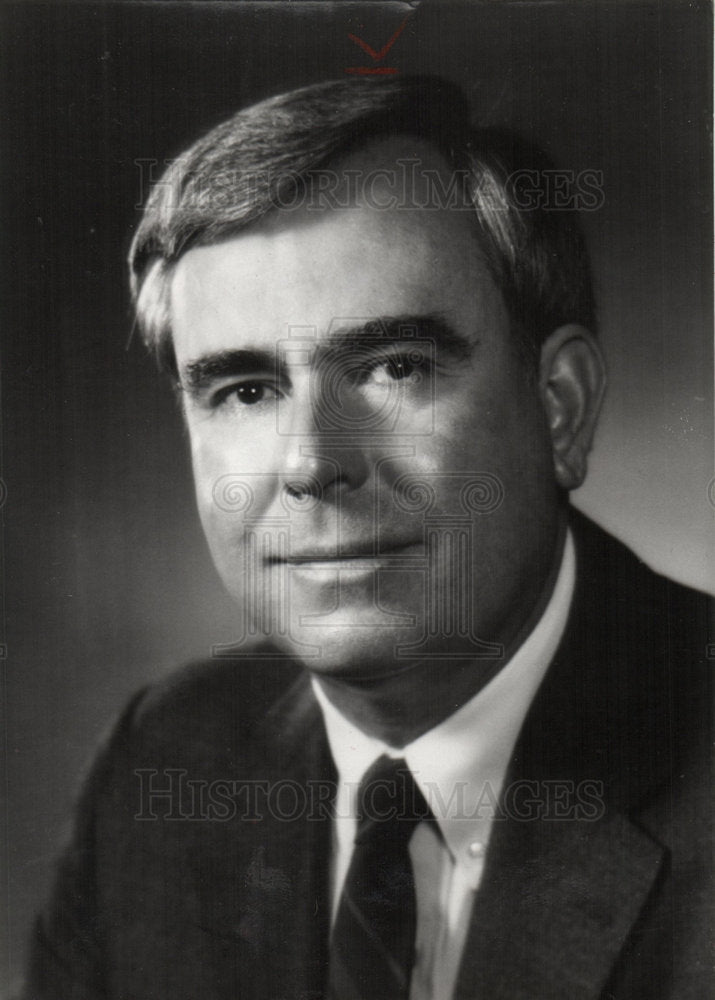 1983 David Easlick stepping as president-Historic Images