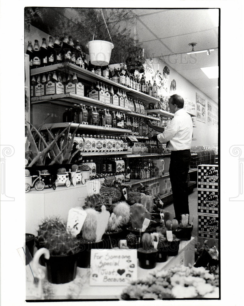 1998 Tom Violante Market-Historic Images