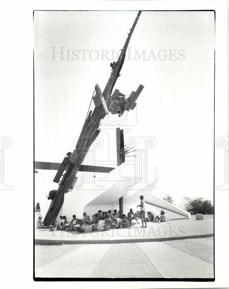 1985 War memorial monument for Israel-Historic Images