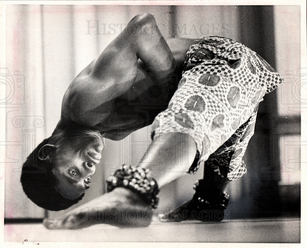 1974 Ishangi Razak Acrobatic Dance Detroit-Historic Images