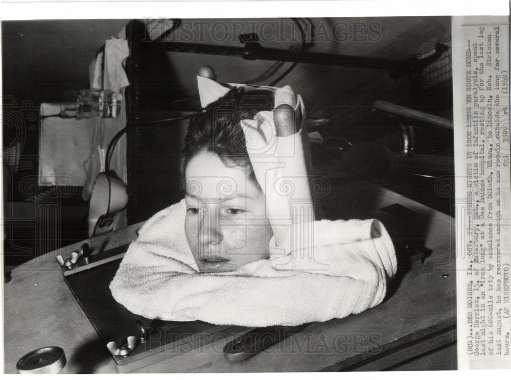 1940 iron lung breathe machine-Historic Images