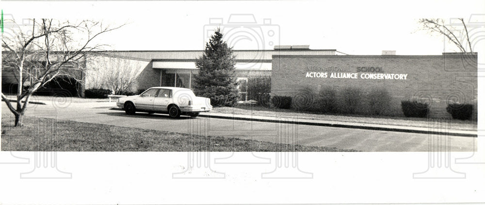 1987 International School-Historic Images