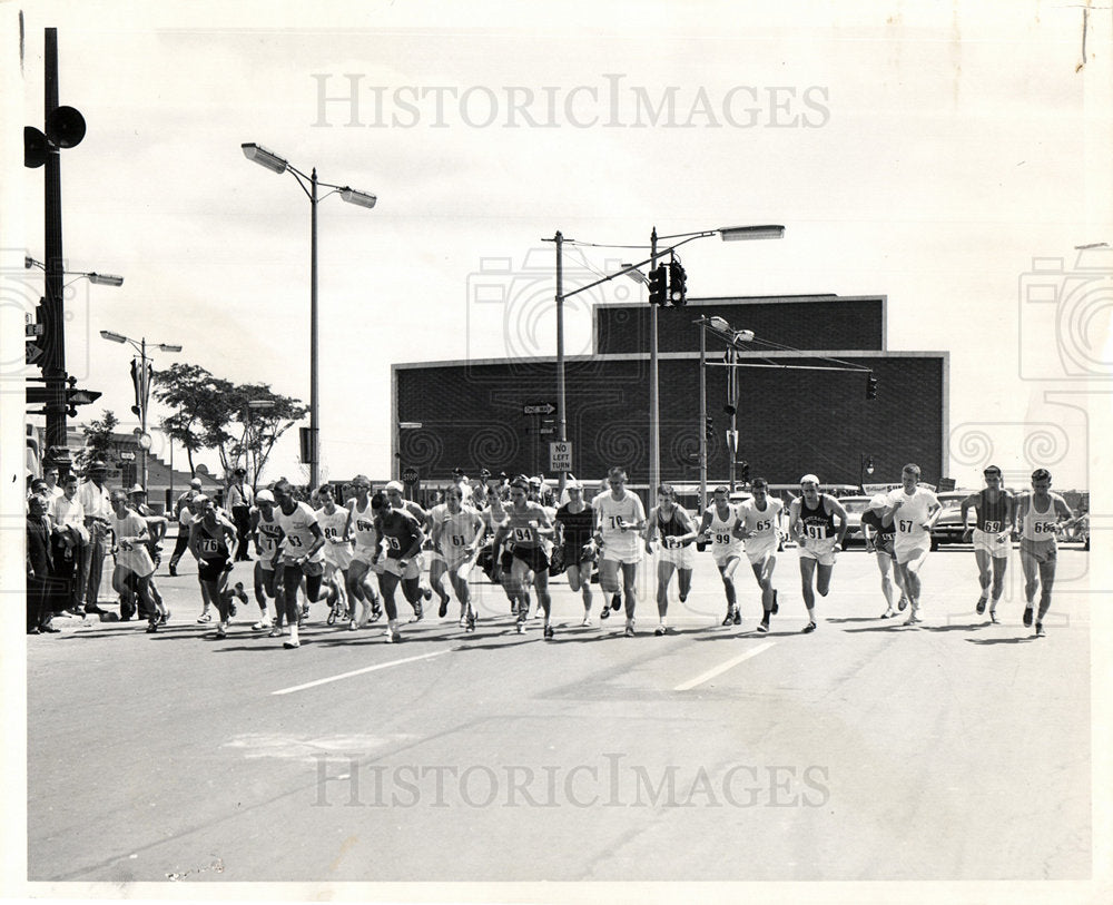 1960 international foot race-Historic Images