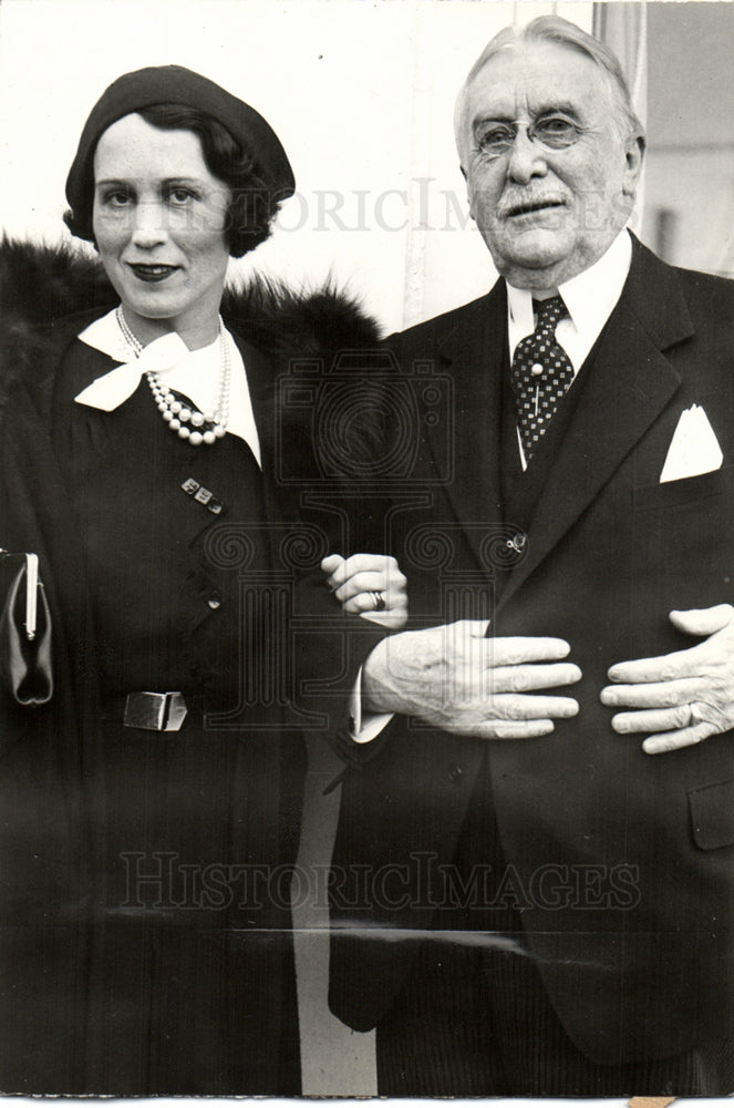 1934 Harry Gordon Selfridge retailer author-Historic Images