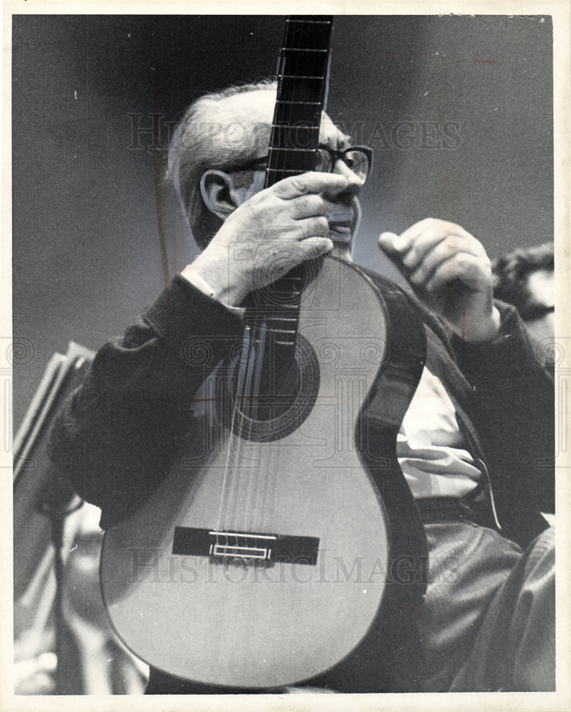 1965 Andres Torres Segovia guitarist-Historic Images