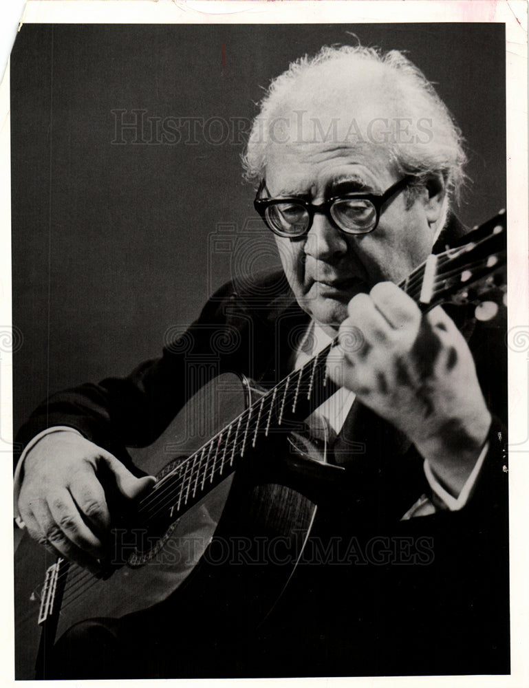 1972 Andres Segovia father guitarist-Historic Images