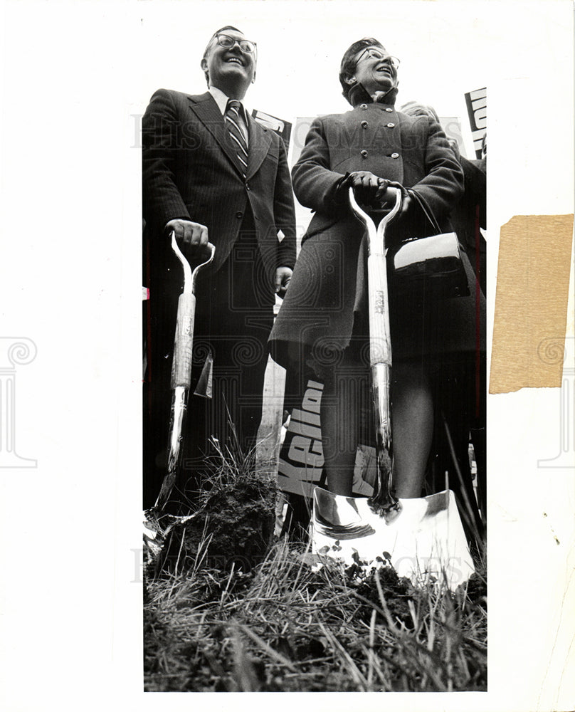 1972 Patrick V McNamara Federal Building-Historic Images