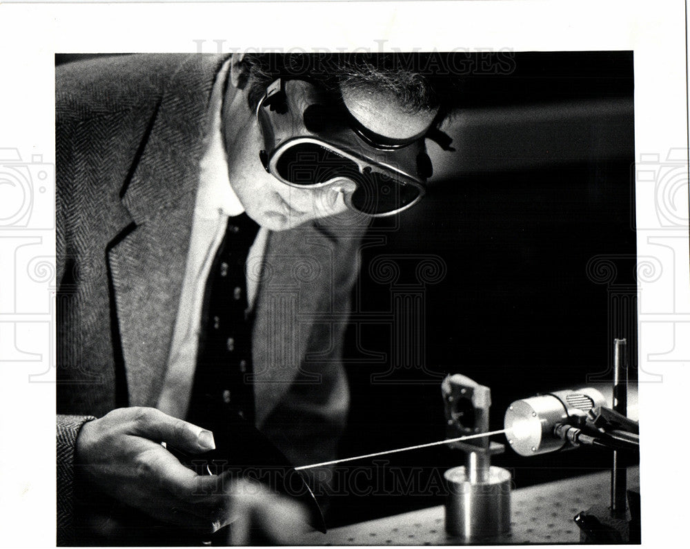 1981 WSU physics Professor Robert L. Thomas-Historic Images