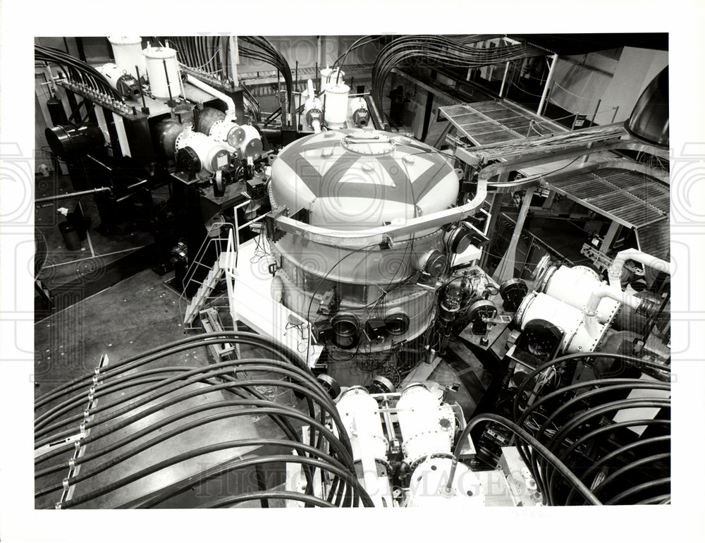 1979 Laser optical amplification photons-Historic Images