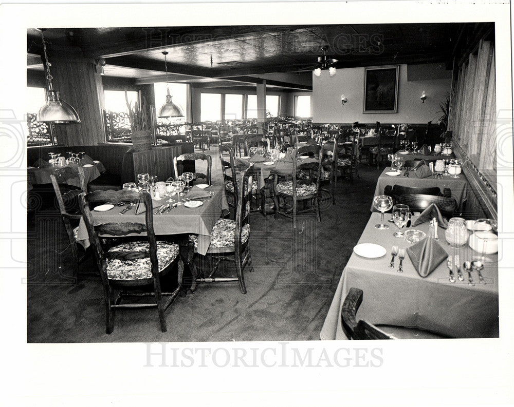 1983 Landsdowne restaurant-Historic Images