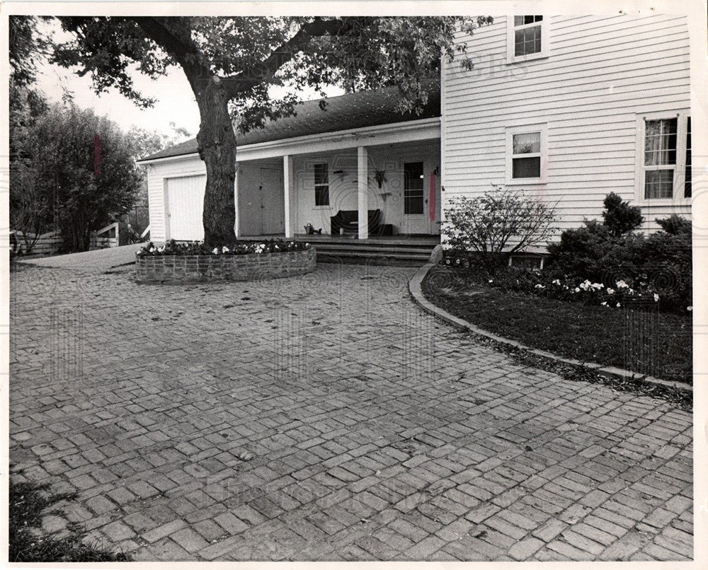 1970 Tree Well patio-Historic Images