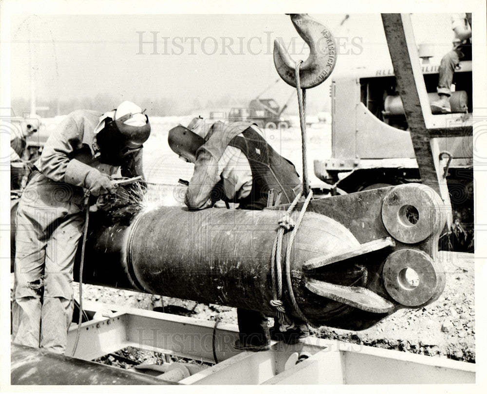 1953 black river race boat mackinac-Historic Images