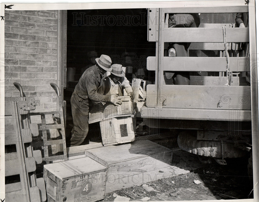 1943 Mackinaw Tools-Historic Images