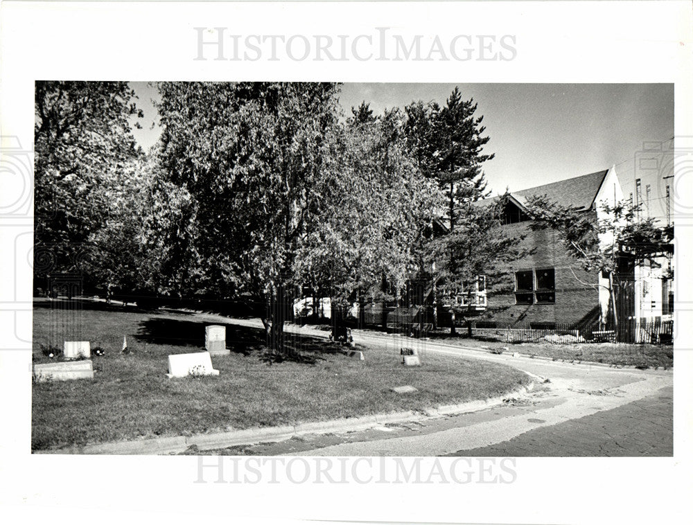 1945 McDonald, Ronald House-Historic Images