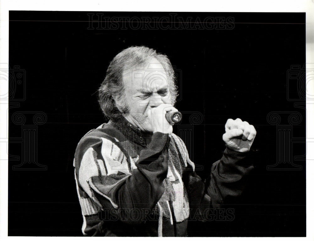 1992 Neil Diamond song concert-Historic Images