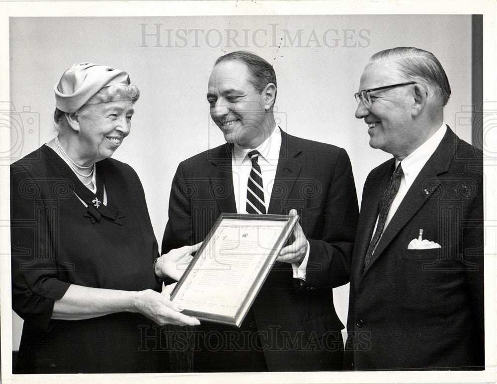 Eleanor Roosevelt Larry LeSueur CBS UN-Historic Images