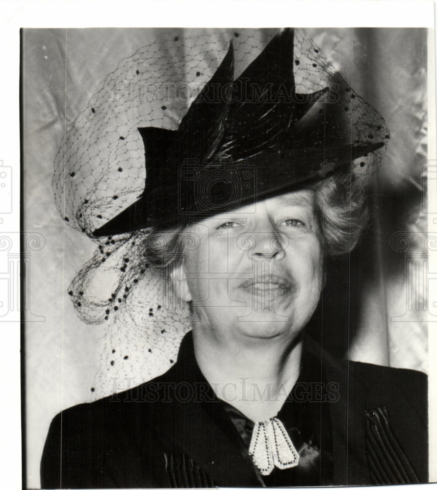 1940 MRS. F.D. ROOSEVELT hat-Historic Images