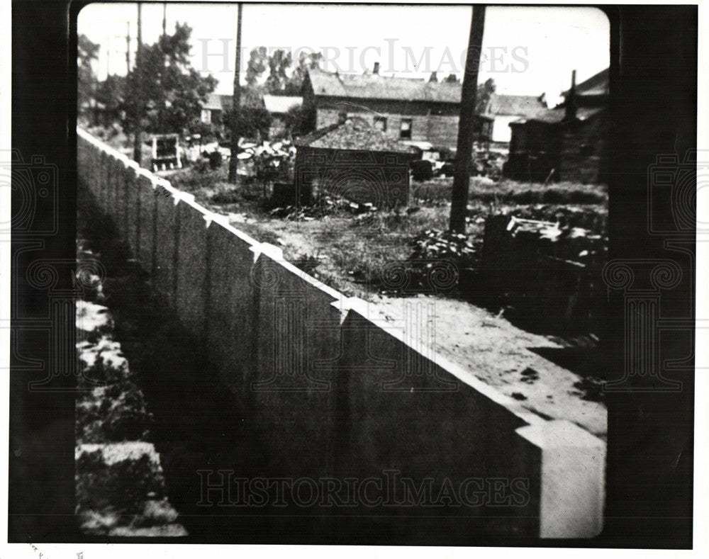 1981 Residential neighbourhood black white-Historic Images