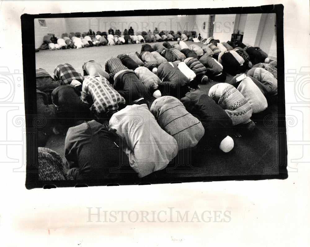 1989 Muslim at prayer in a Detroit mosque-Historic Images